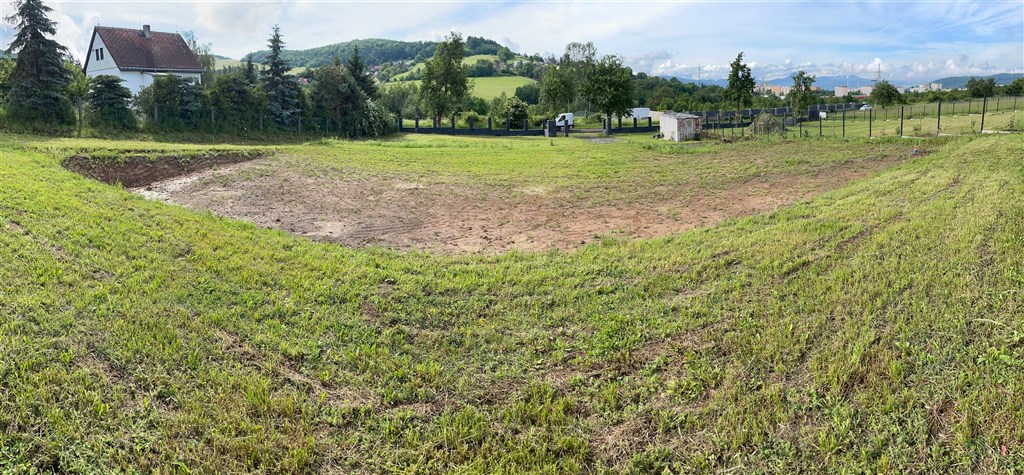 Pozemek na stavbu dvougeneračního rodinného domu v Chuderově, okr. Ústí nad Labem