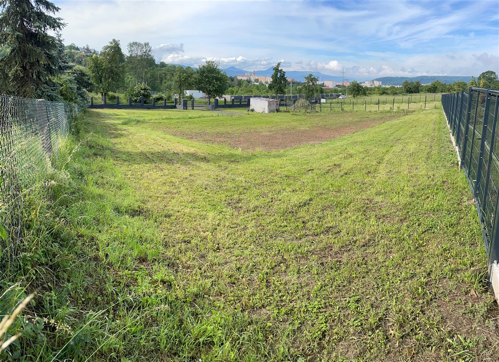 Pozemek na stavbu dvougeneračního rodinného domu v Chuderově, okr. Ústí nad Labem