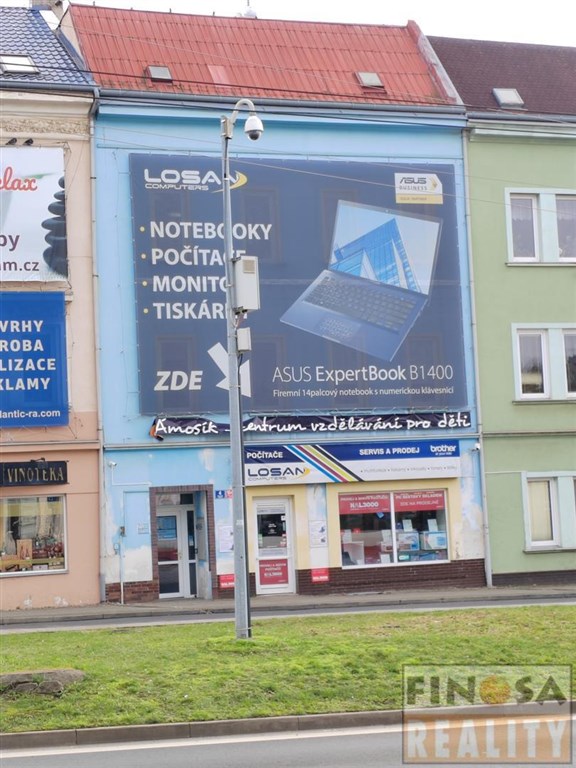 Na prodej řadový komerční objekt v centru města Ústí nad Labem, lokalita Špitálské náměstí.