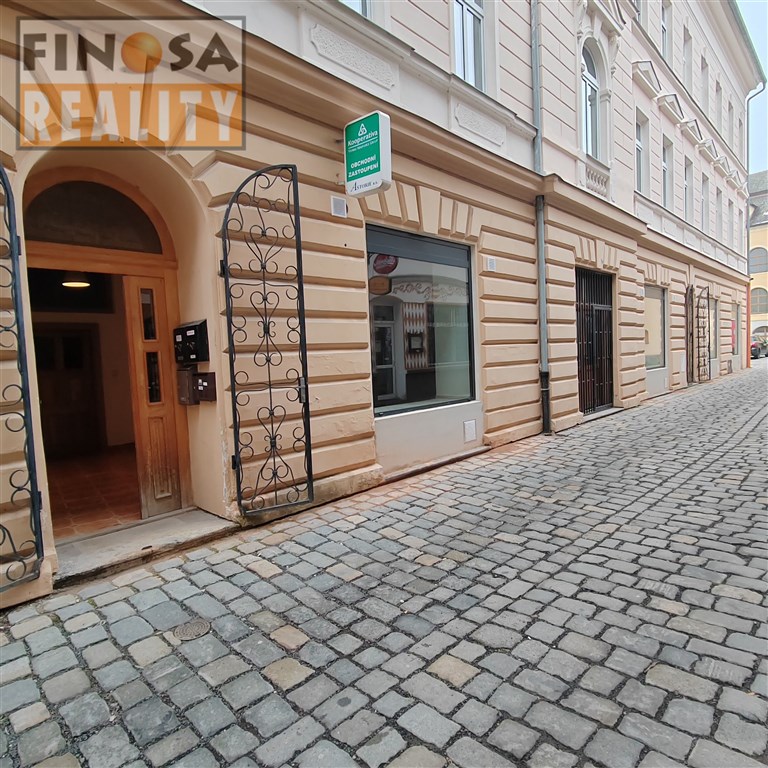 Nájem přízemního nebytového prostoru v centru Chomutova