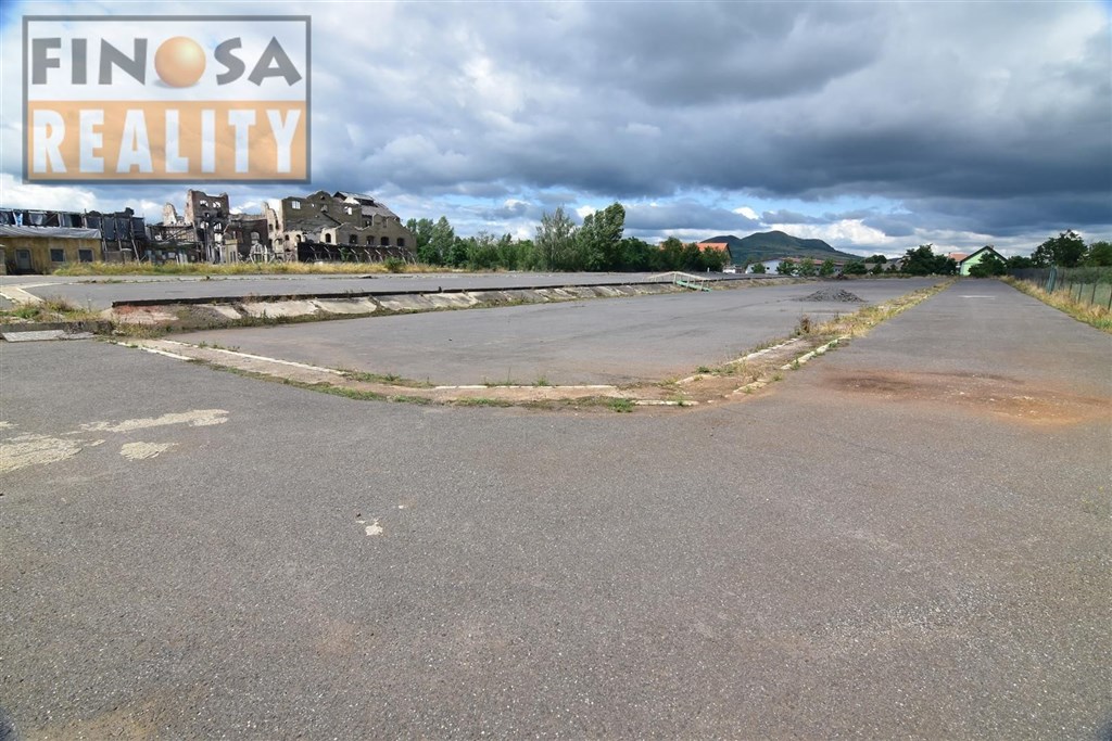 Pronájem zpevněné asfaltové plochy 10 000 m² v Lenešicích u Loun, u dálnice D7