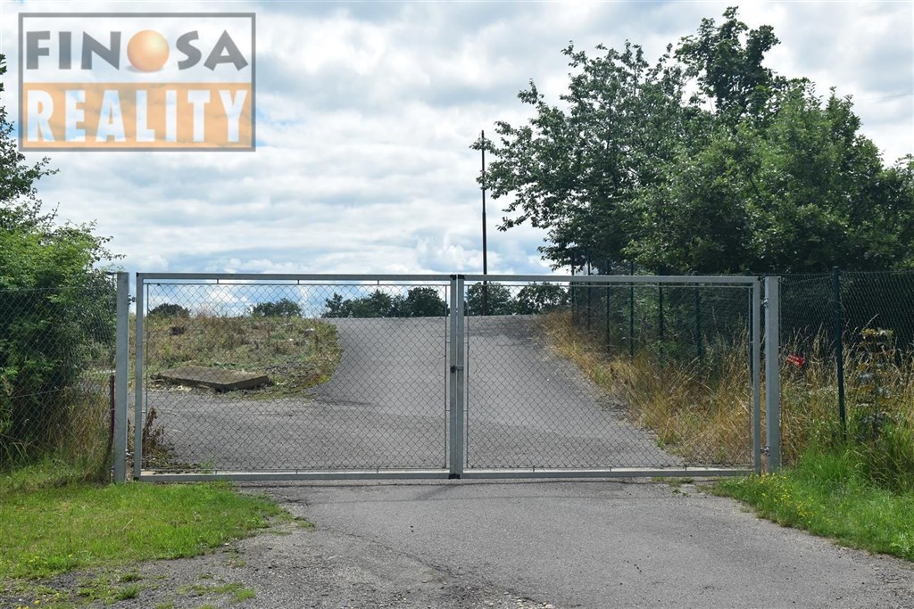 Pronájem zpevněné asfaltové plochy 10 000 m² v Lenešicích u Loun, u dálnice D7