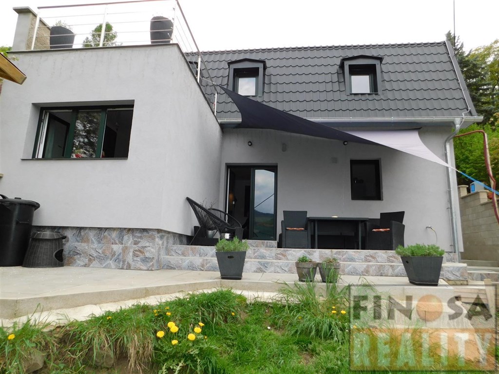 Nízkoenergetický rodinný dům se dvěma terasami v Ústí nad Labem – Vaňov