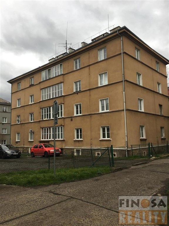 Pronájem bytu 1+1 s balkonem a parkovacím místem v Ústí nad Labem-Klíše, ul. Na Popluží