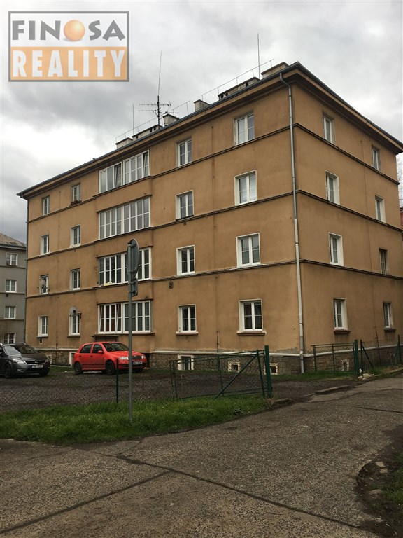 Pronájem bytu 1+1 s balkonem a vyhrazeným parkovacím místem v Ústí nad Labem-Klíše, ul. Na Popluží