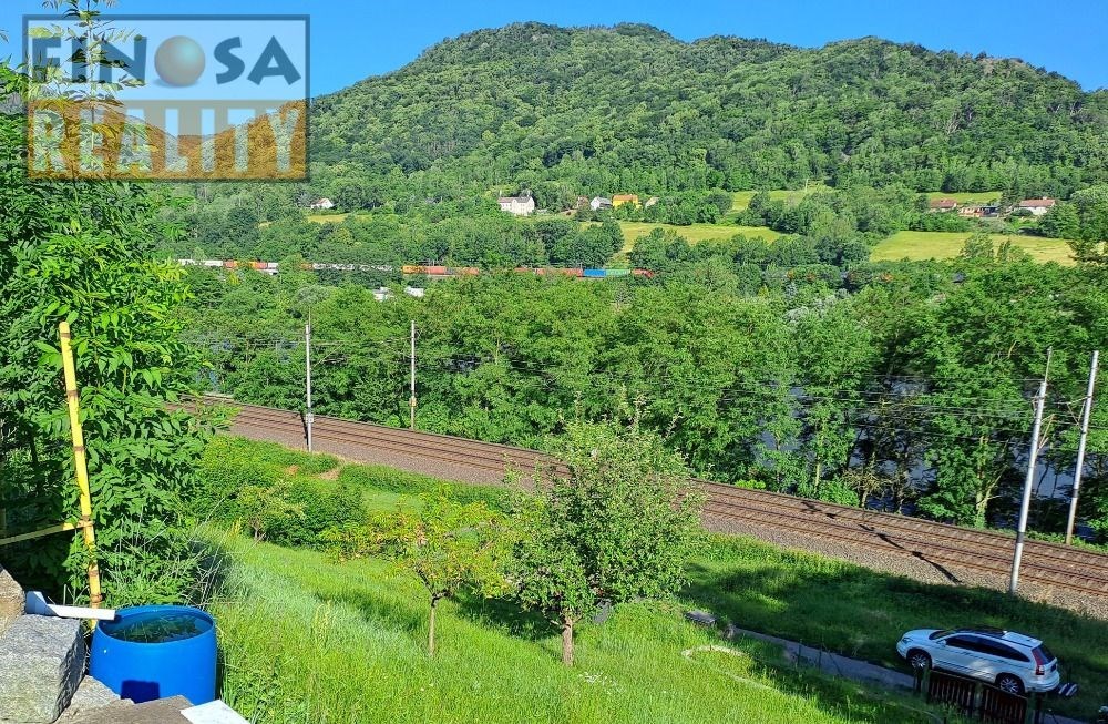 Rekreační objekt s vlastním zdrojem vody (vrt) v Dolních Zálezlech, okr. Ústí nad Labem