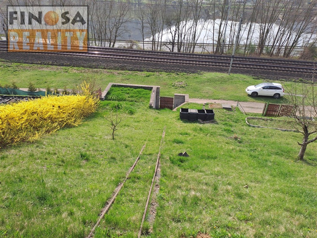 Rekreační objekt s vlastním zdrojem vody (vrt) v Dolních Zálezlech, okr. Ústí nad Labem