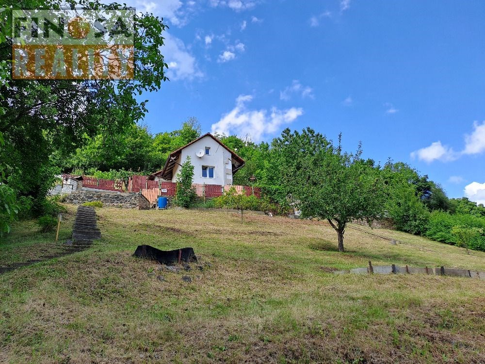 Rekreační objekt s vlastním zdrojem vody (vrt) v Dolních Zálezlech, okr. Ústí nad Labem