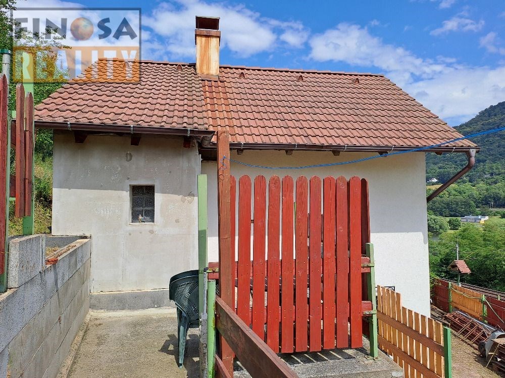 Rekreační objekt s vlastním zdrojem vody (vrt) v Dolních Zálezlech, okr. Ústí nad Labem