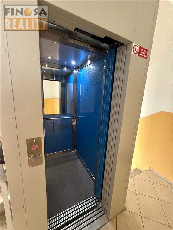 Velký byt 4+1+L (podl.pl. 104 m2) k nájmu v Ústí nad Labem, Klíše, ul. Klíšská